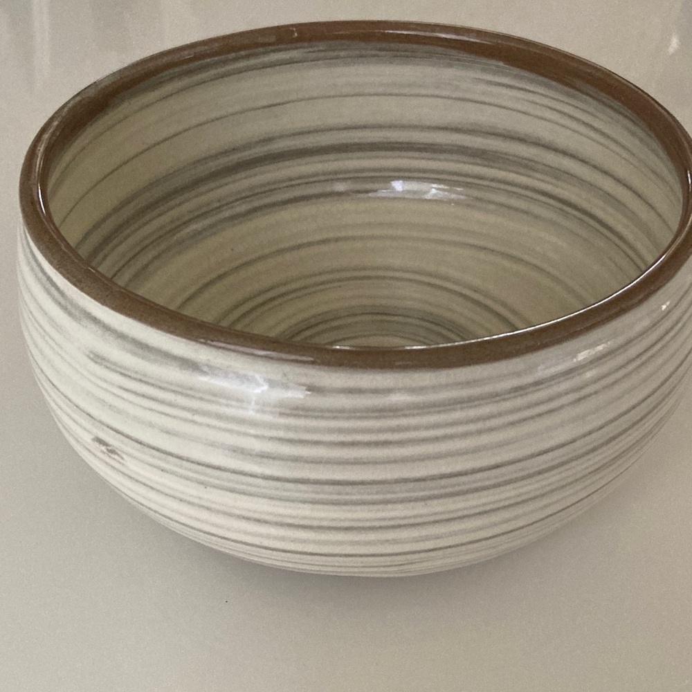 Stunning POTTERY Bowl